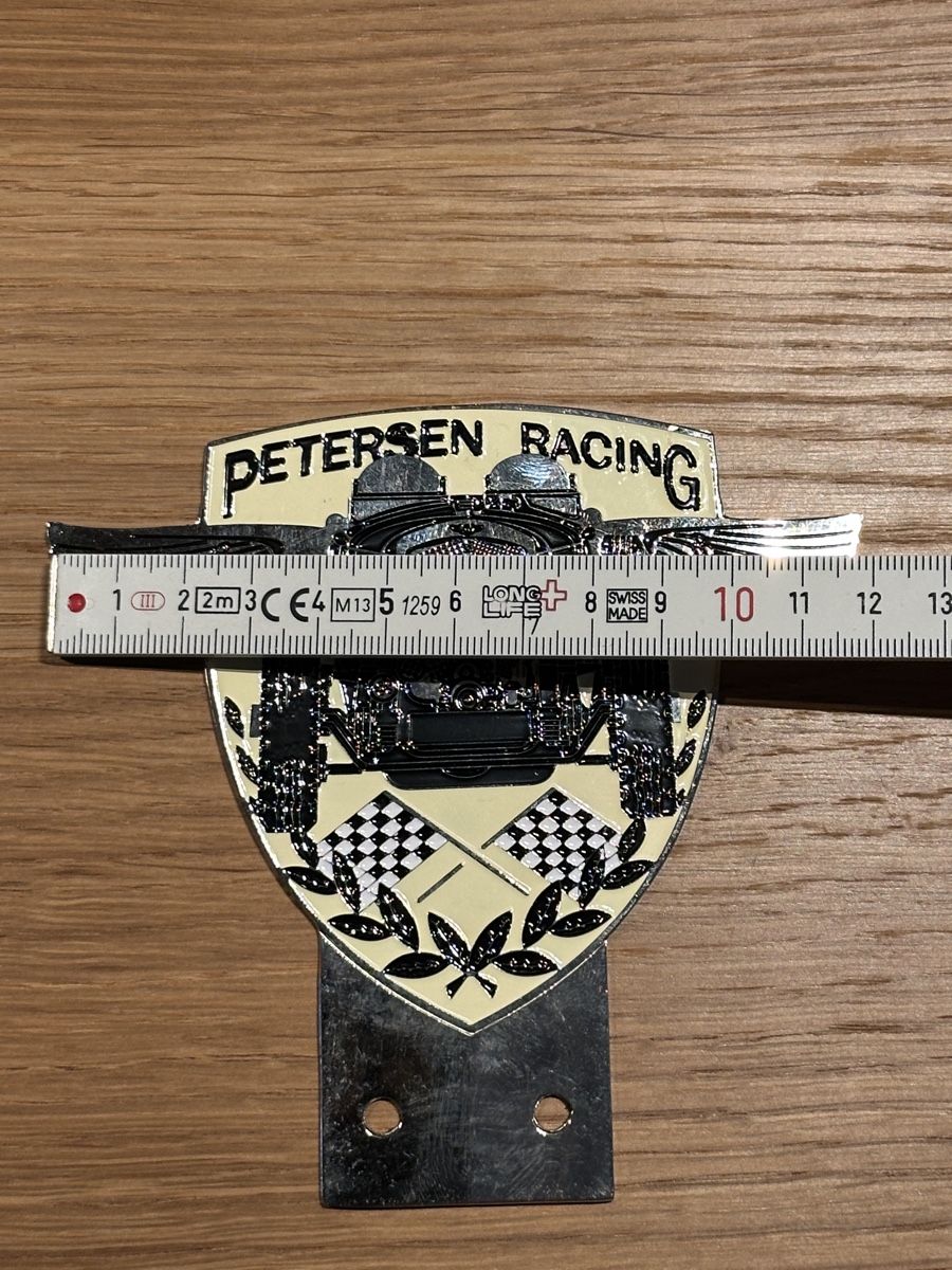 Placchette & Badge: Auto Badge Petersen Racing Oldtimer, Top Zustand! – Nuovo (secondo la descrizione) da Stansstad venduto da Dalmatinerhjf 1