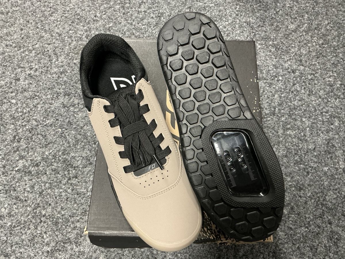 Specialized Herrenschuhe: Specialized 2FO Roost Clip taille 44 – Neu und originalverpackt aus Borex von b-cycle 1