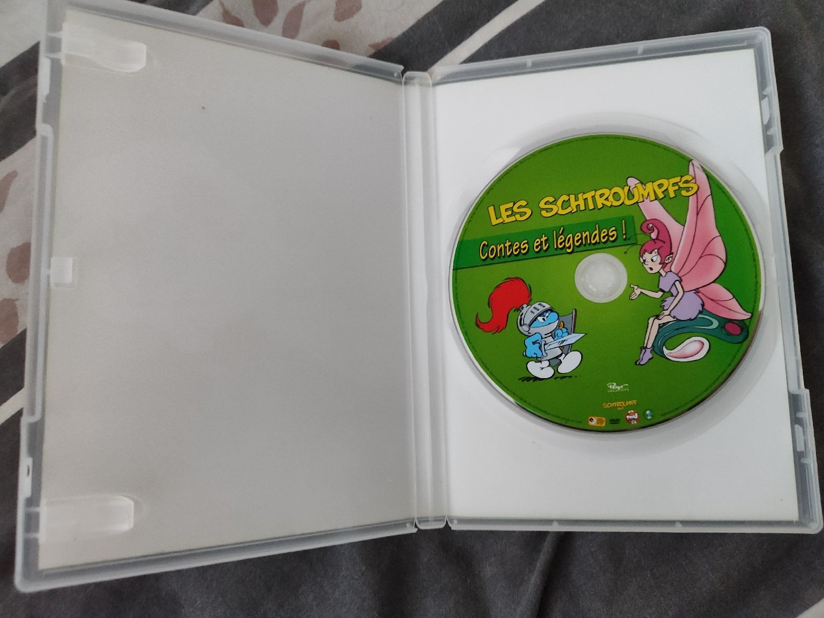 Tutti i DVDs: DVD Schtroumpfs Contes et légendes – Usato da Vétroz venduto da mrcl01 1