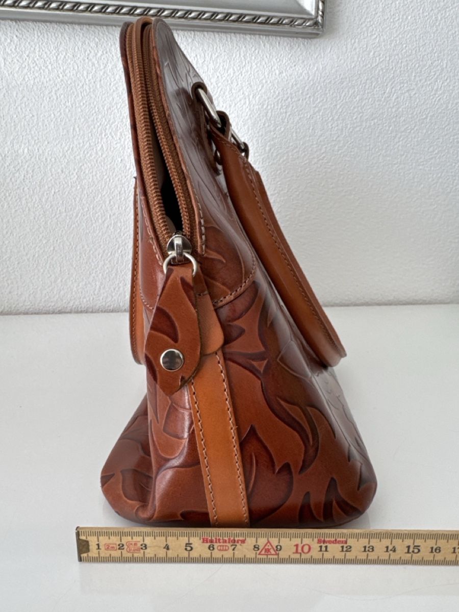 Borse da donna: Elegante Handtasch, Leder, mit Blumenmuster! – Nuovo e nell'imballaggio originale da Huttwil venduto da graesihu 5