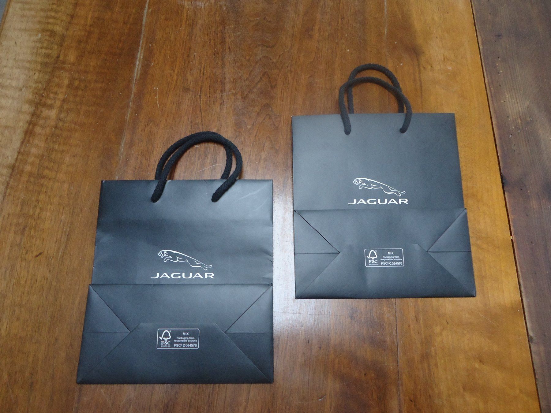 Taschen: Sacs en papier Jaguar - 2 pièces – Gebraucht aus Vessy von mafabe 1
