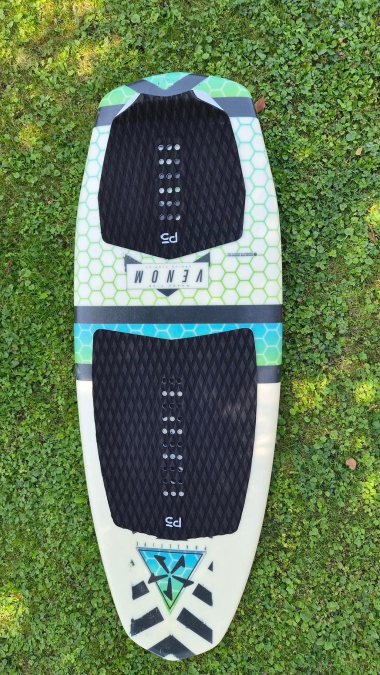 Surfboards & Schwimmbrette: Planche de Wake Surf Phase Five Venom 53,5 – Gebraucht aus Tannay von Alex-ride