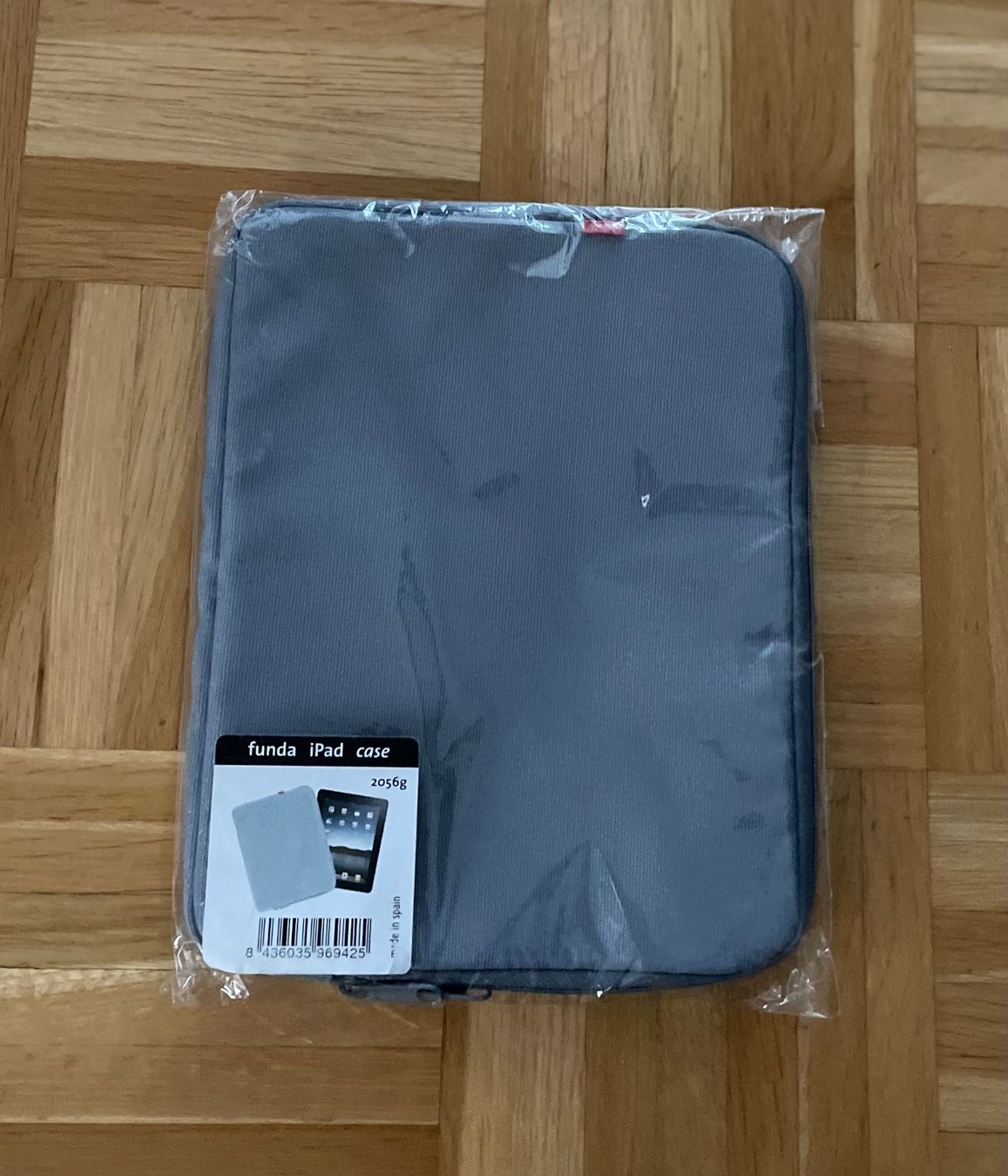 Astucci : iPad Hülle Case Tasche NP. 29.50 – Nuovo e nell'imballaggio originale da Rüfenacht BE venduto da lavok 1