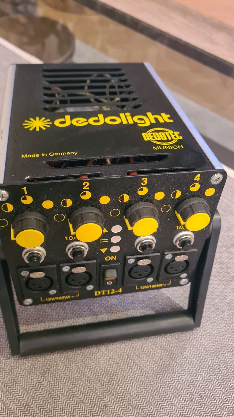 Lampade: Dedolight DT12-4 Transformateur studio 4x 12V150 watts – Usato da Neuchâtel venduto da gra_msx7 1