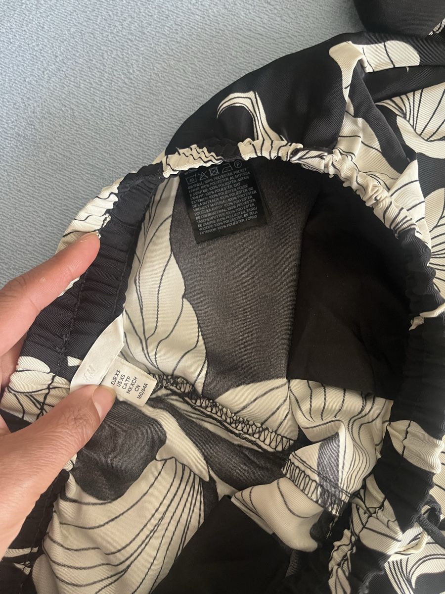H&M Lotti di vestiti: H&M  Set XS,Schwarz/Beige Blumenmuster – Nuovo (secondo la descrizione) da Olten venduto da sae_82z2 4