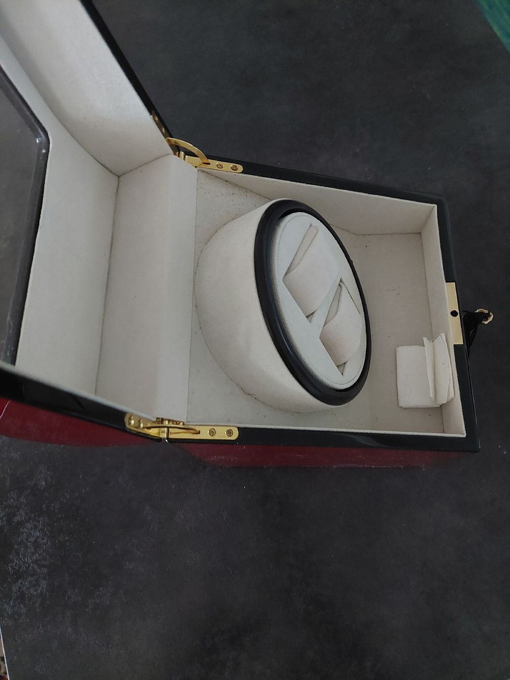 Cofanetto carica e porta orologi: Remontoir pour montres automatiques  – Nuovo (secondo la descrizione) da Le Locle venduto da wchs 2