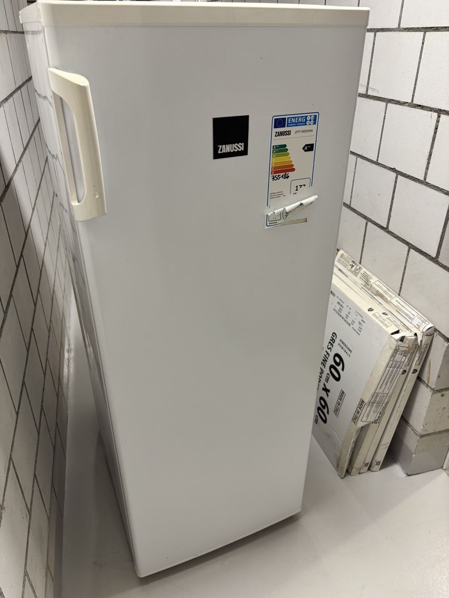 Zanussi Congélateurs: Tiefkühlschrank – D'occasion à Mühlethurnen par PaescuM26