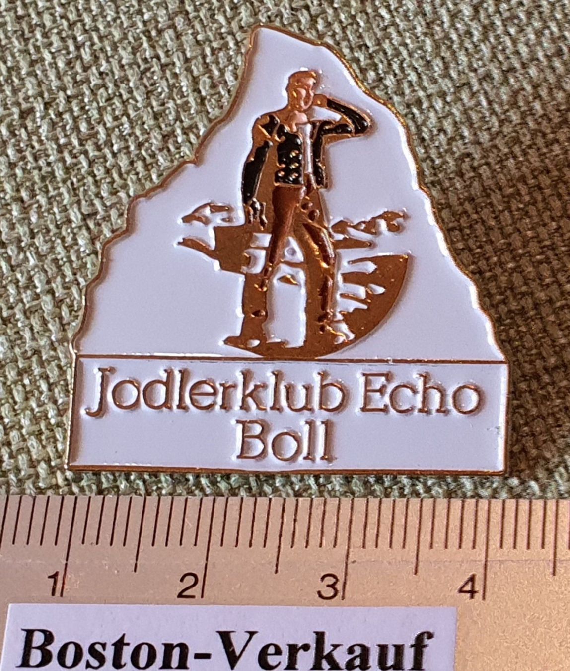 Kaffeerahmdeckel: D424 - Pin Jodlerklub Echo Boll Schweiz – Gebraucht aus Reinach BL von Boston-Verkauf 1