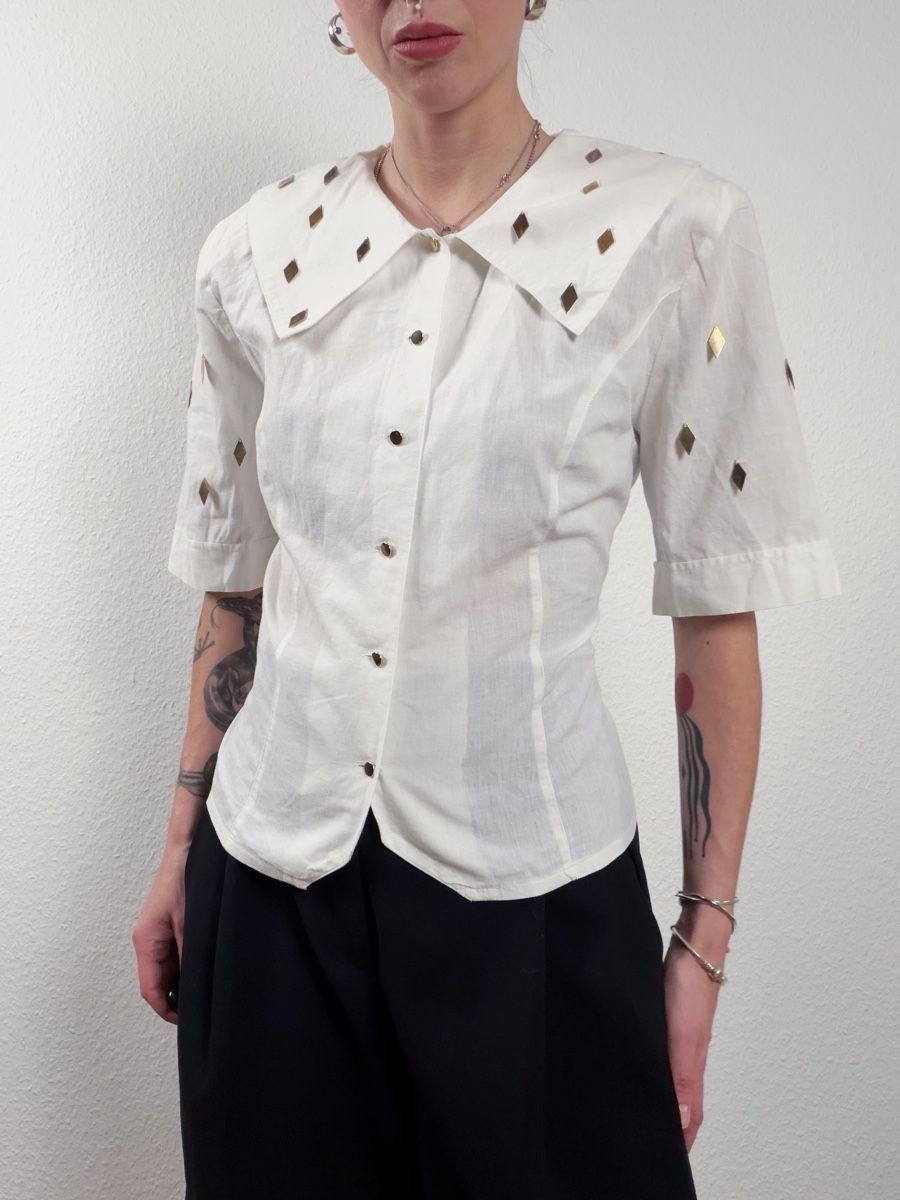 Camicette: Vintage white blouse size 40 with sequins  – Usato da Knonau venduto da Grapesvintage