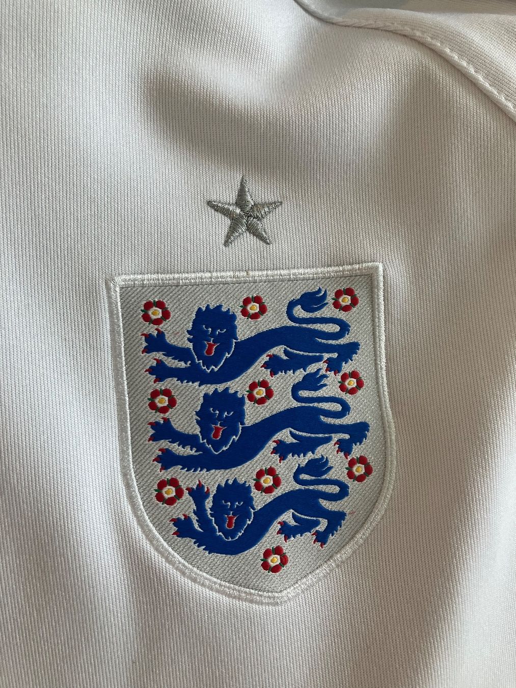 Nike Jacken: England Präsentationsjacke – Gebraucht aus Büsserach von  3