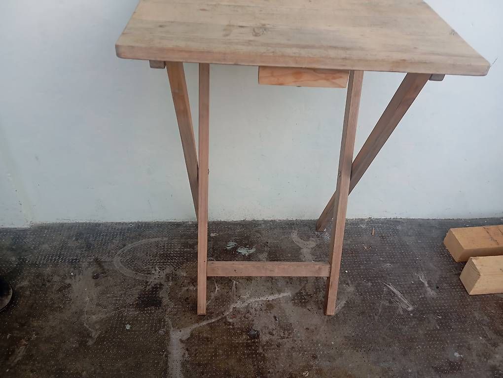 Tables: Balkon tischli klappbar – D'occasion à Basel par Petergunn 2