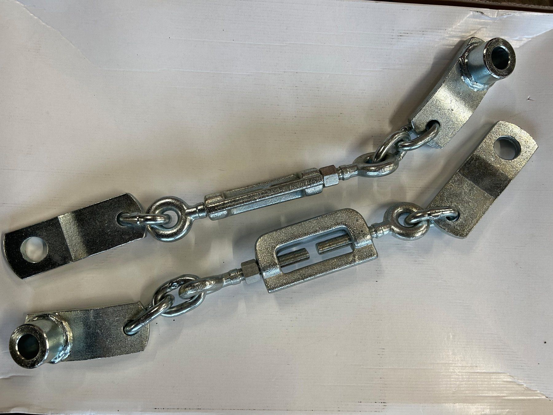 Massey Ferguson Tracteurs: MF-Stabilisatorketten – Neuf avec emballage d'origine à Rothenthurm par mf-schuler 1