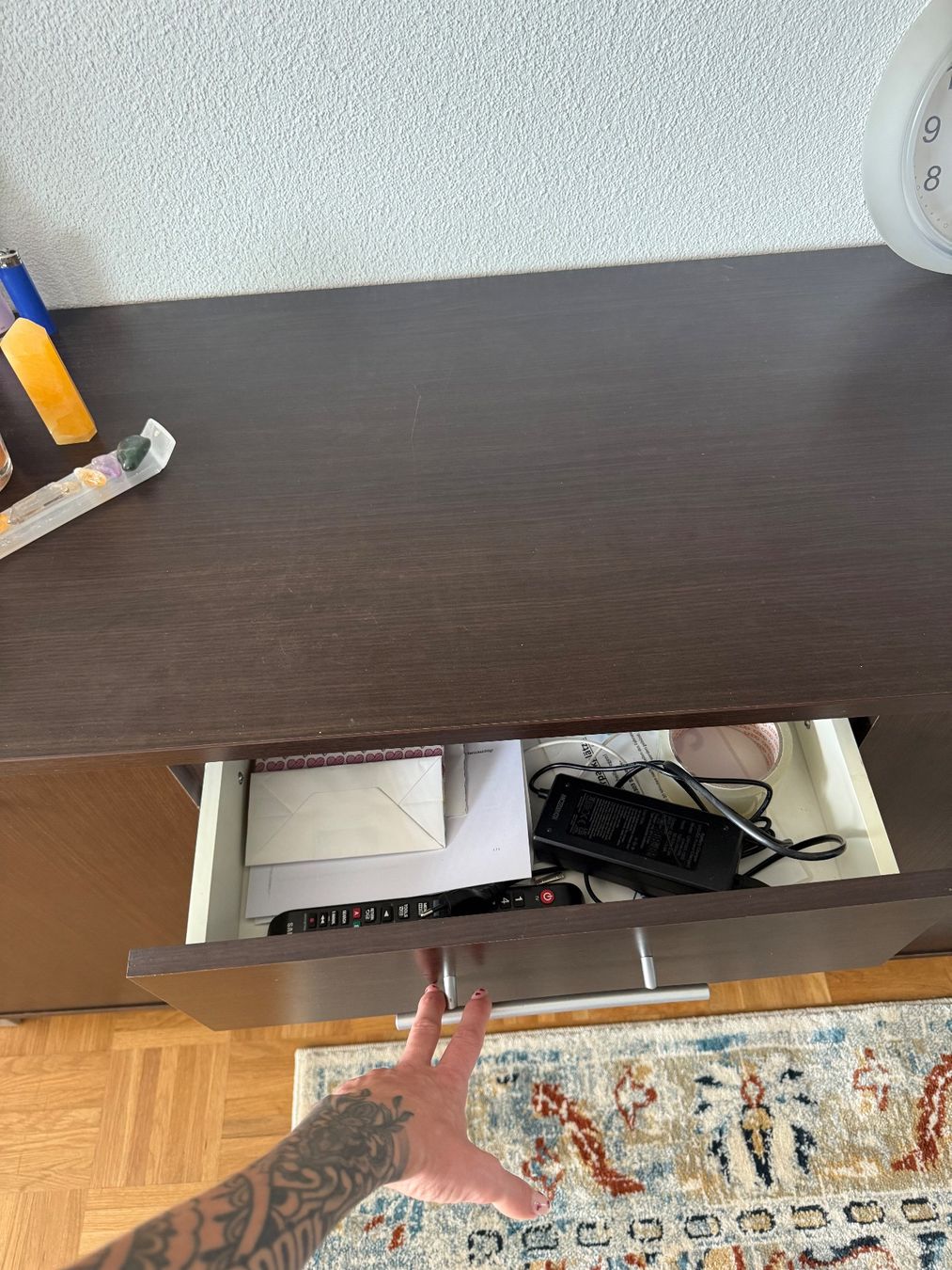 Credenze: Dark Wood Sideboard / Buffet - Great for Spring Storage! – Usato da Bassersdorf venduto da zim_s5hs 1