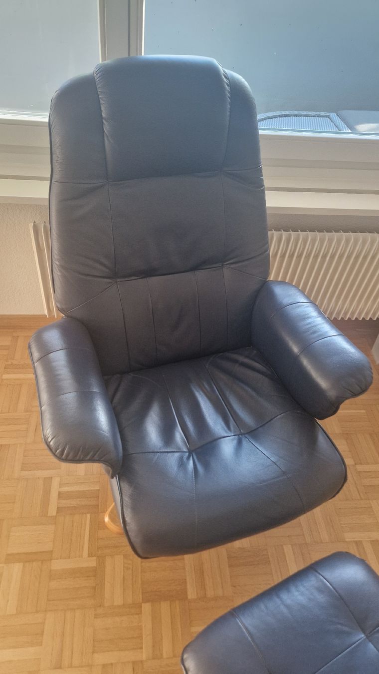 Sessel: Sessel dunkelblau – Gebraucht aus Zürich von Kaname_Madoka 3