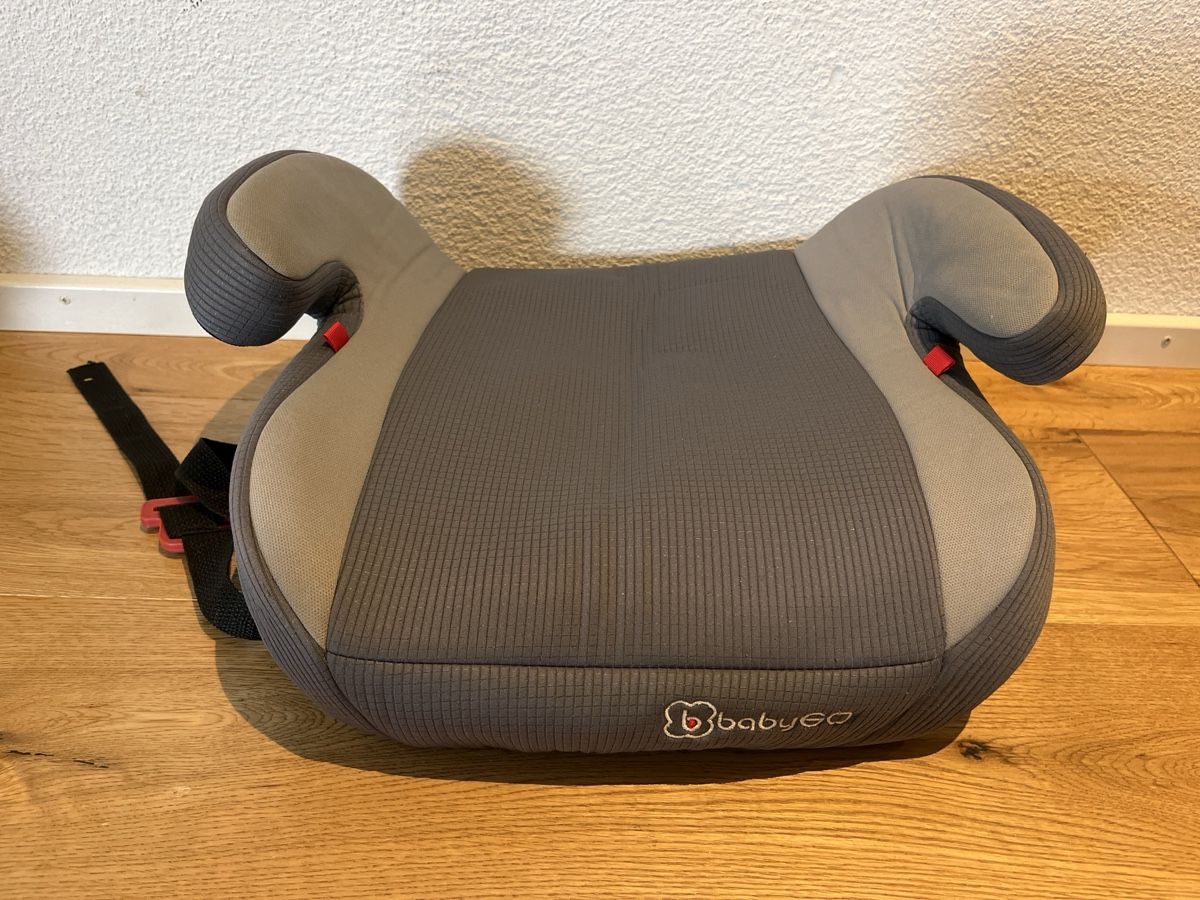 Seggiolini per auto: Autositzerhöhung 15-36 kg – Usato da Kriens venduto da seifeschale