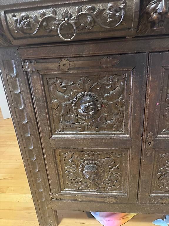 Kommoden: Antikes Massivholz-Sideboard / Buffetschrank Handgeschnitzt – Gebraucht aus Oberengstringen von Noorrraaa 3