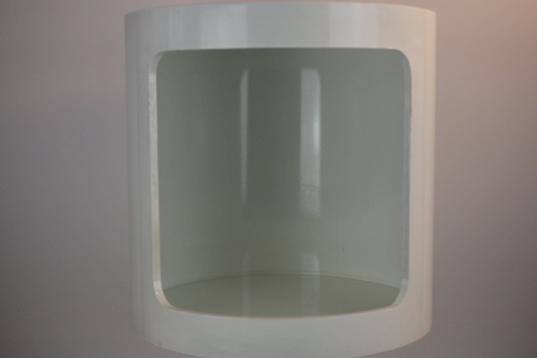 Comodini: Space Age Beistelltisch Weiss Stil Opal – Usato da Basel venduto da IRMAundFRED 2