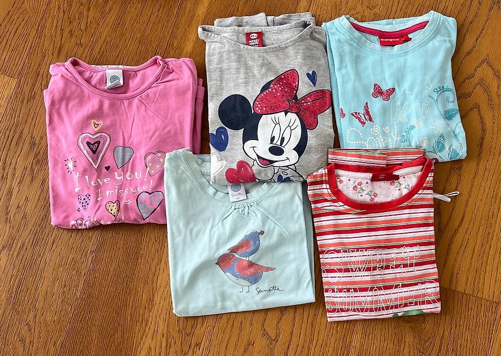 Pigiama & Simili: Kleiderpaket Pyjamas kurz Mädchen Grösse 122/128 – Usato da Kastanienbaum venduto da pet_57dn 3