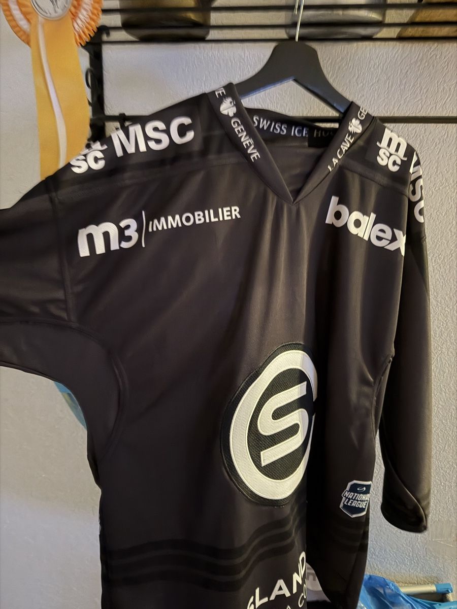 Leibchen & Hosen: Maillot GSHC éditions limitée  Avec bas – Neu (gemäss Beschreibung) aus DÜDINGEN von Dylan.1 1