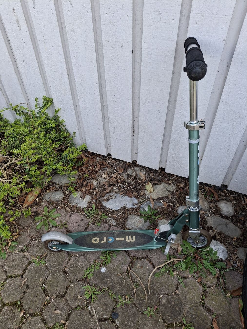 Micro Fahrzeuge für Kinder: Micro Tretroller, gebrauchter Zustand – Gebraucht aus Cham von Girasol3 1