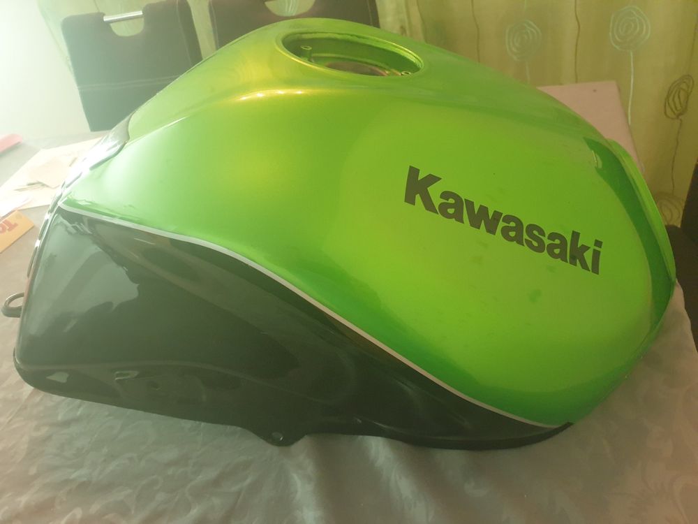 Kawasaki z750 Benzin Tank (Gebraucht) in fehraltorf für CHF 275 – nur ...