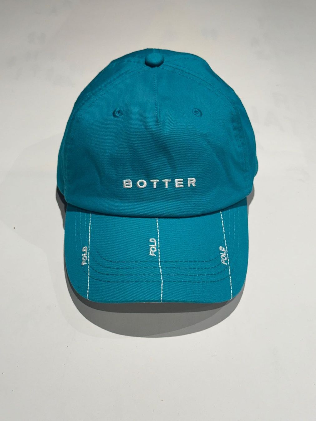 Copricapi, berretti & cappellini: BOTTER SS/22 Fold Label Embroidered Hat/Cap – Usato da Zürich venduto da dav_7hgp 1