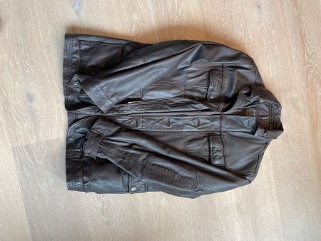 Veste en cuir Massimo Dutti, taille XL 42 en parfait état