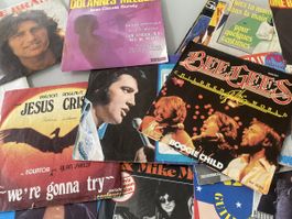 Disques vinyles 45 tours lots artistes variés état correct