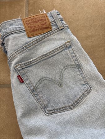 Jean Levi's 501 bleu clair coupe droite bon état