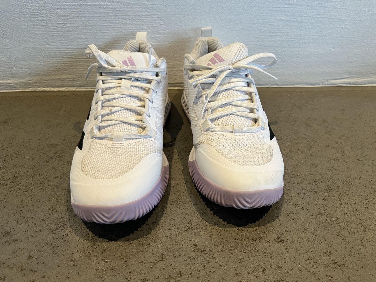 Adidas Chaussures femmes: Volleyballschuhe Adidas – D'occasion à Tafers par Emanuel78 3