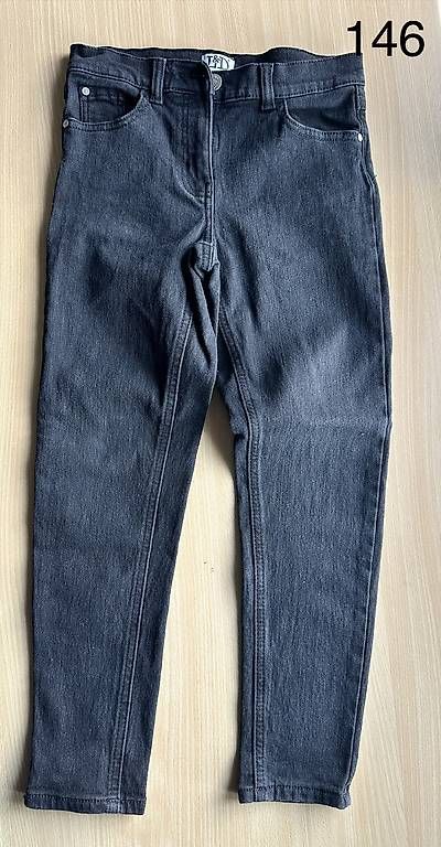 Hosen: Jeans Hose ungetragen 146 – Gebraucht aus Fehren von Flugzeug1177 1