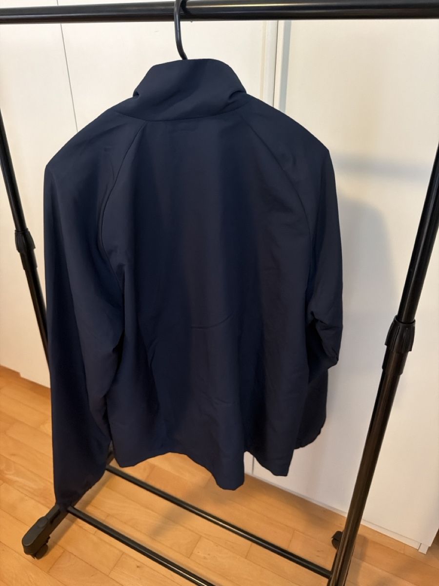 Nike Vestes: Nike  – D'occasion à Sementina par bru_vpp5 3