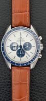 Omega SPEEDMASTER Snoopy Silver Award 50th (2025), neuwertig