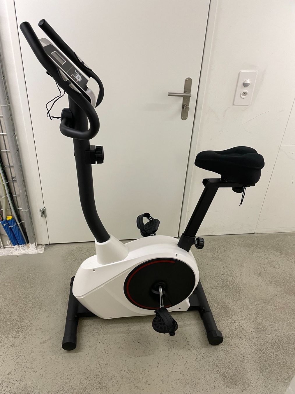 Hometrainer: Hometrainer vidaxl.com, praktisch neuwertig – Usato da Pfäffikon SZ venduto da RolandPeter1948 2