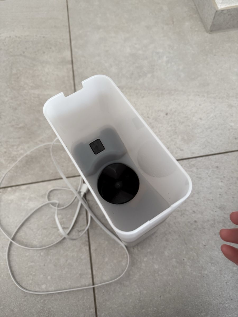 Videocamere: Petcube caméra/ distributeur de croquettes et caméra simple – Usato da Gempenach venduto da rebec97 2