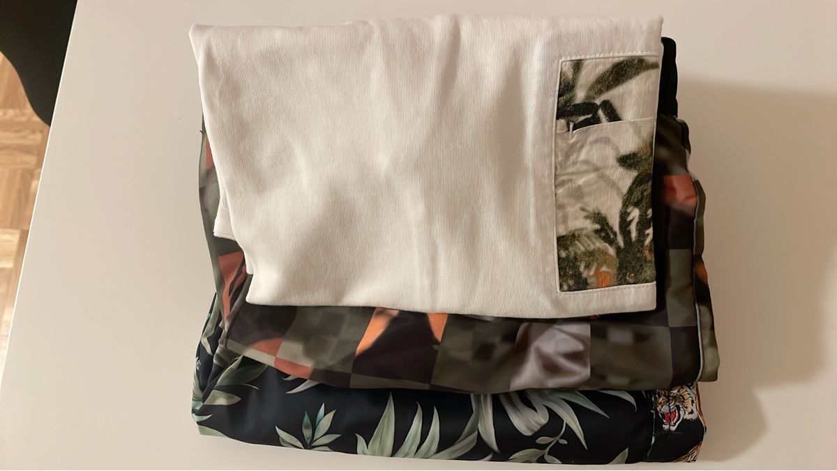 Lotti & Set di vestiti: Lot Short de bain garçon modèle unique et confortable – Usato da Yverdon-les-Bains venduto da mar_hg5t