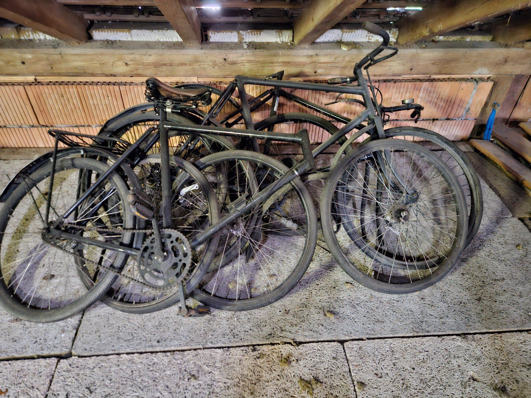 Schweizer Armee Velos: Militärvelo – Defekt aus Wegenstetten von 1000er 1