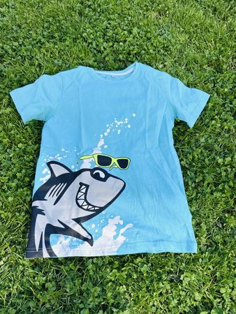 Cooles Sommer T-Shirt mit Hai-Motiv, Grösse 140/146