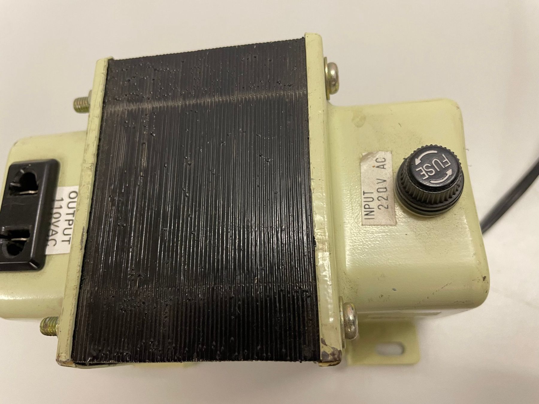 Convertitori: 3x transformateur 220 volts 110volts – Usato da La Croix (Lutry) venduto da netrajet 5