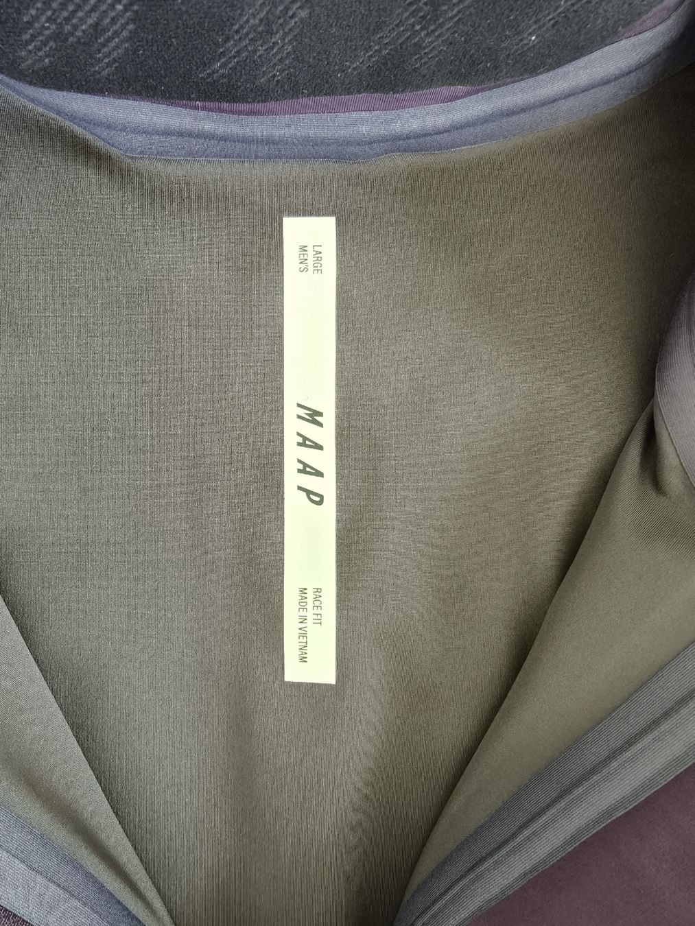 Jacken: MAAP Elements pro Race Jacket Large – Gebraucht aus Bachenbülach von Food4Thought 1