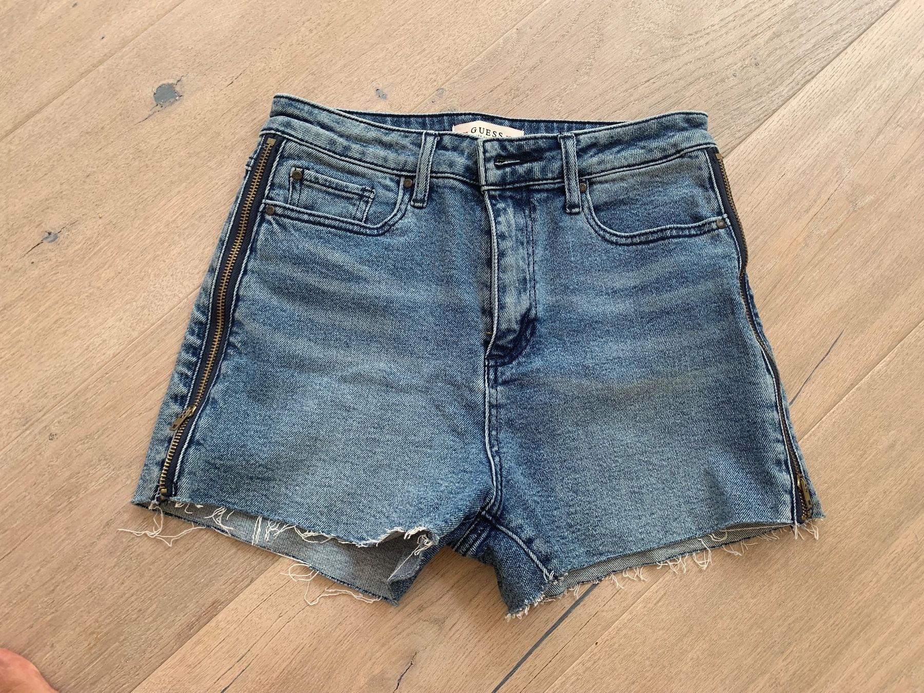 Guess Hosen: Neu Schorts von Guess gr S – Neu und originalverpackt aus Nuglar von Korsika2