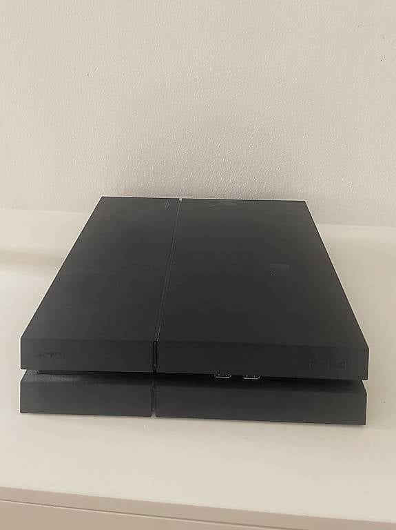 Console: Playstation 4 – Usato da Basel venduto da nic_2jcn