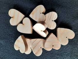 10  Stk. Herzen Deko Holz klein
