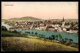 AK Diessenhofen, Ortsansicht am Fluss mit Brücke und Kirchtu