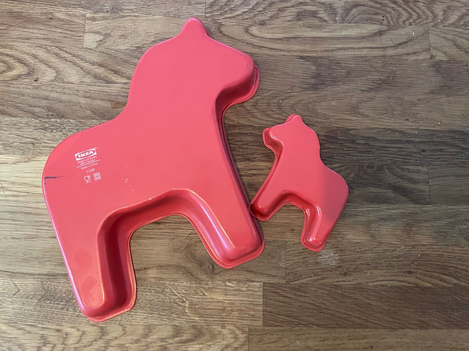 Ikea Teglie da forno: Gebrauchte Backform Pferde gross und klein Set: IKEA – Usato da Bülach venduto da bjoernbenny 1