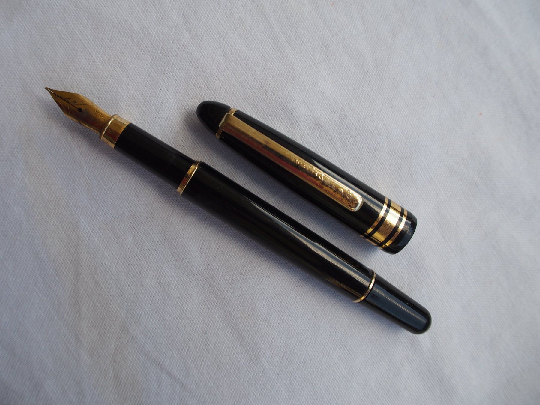 Penna & Evidenziatori: Stylo plume. 1980/90 – Usato da Meyrin venduto da SRkaem 3