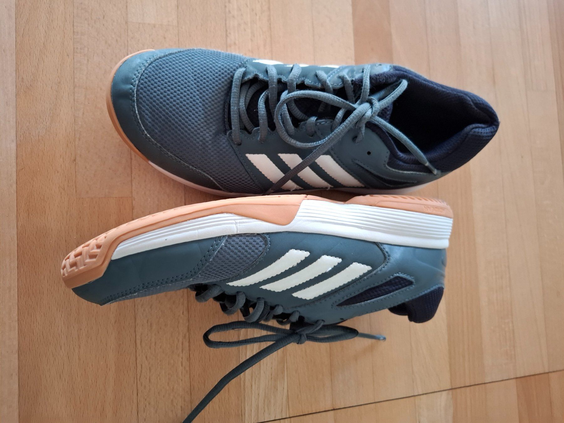 Adidas Scarpe da uomo: Adidas Hallenschuhe – Usato da Kirchenthurnen venduto da lilie07 2