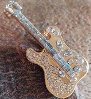 Tolle Brosche - Gitarre mit vielen Strass-Steinchen