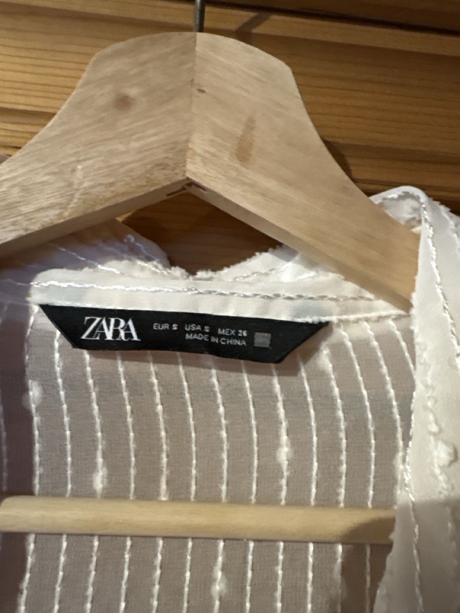 Zara Camicette: Neue Pailletten Bluse – Nuovo (secondo la descrizione) da Affoltern am Albis venduto da tam_5vn5 2