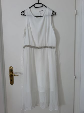 Robe blanche sans manches, taille M ornementée